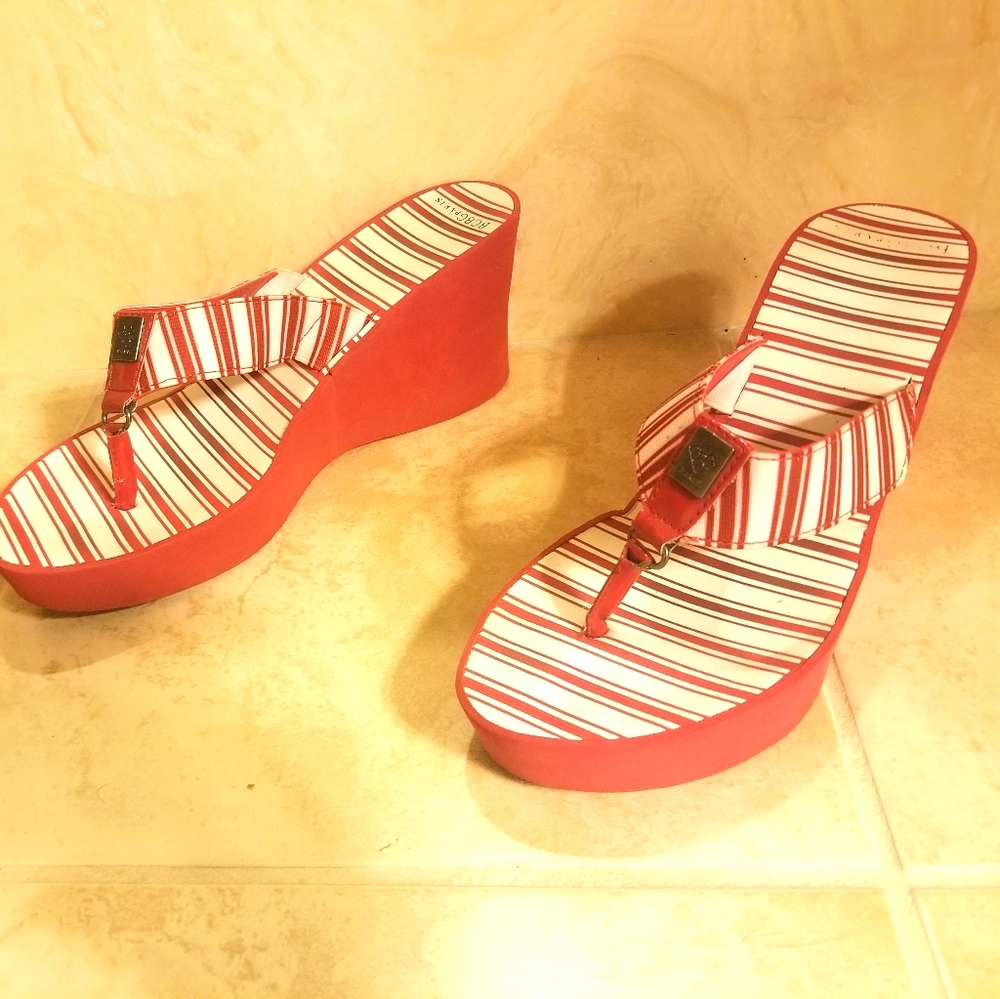 BCBG Red and White Striped Silver Logo Wedge Platform Flip-Flop Thong Sandals 9